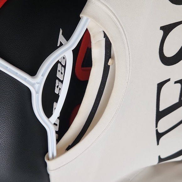 White Guess Crewneck Medium - Picture 2 of 3